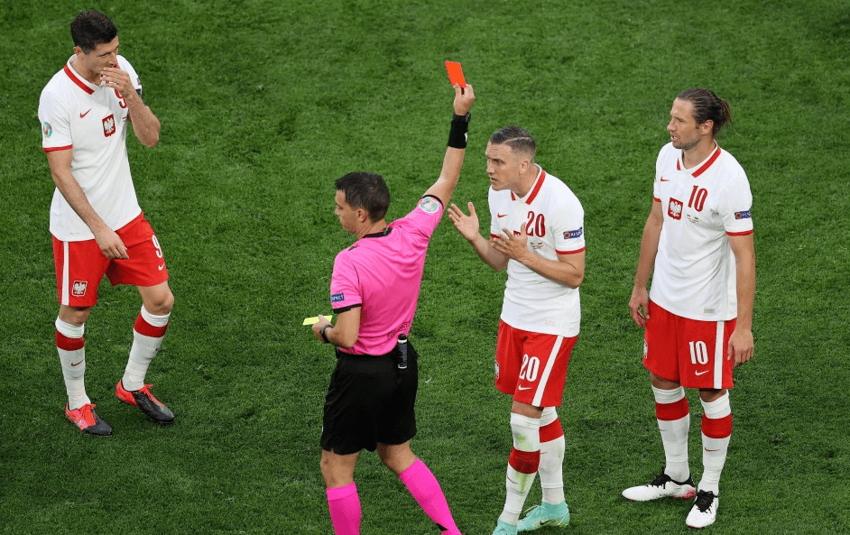 开云中国网站-关于莱万多夫斯基在切尔西比赛中出色防守Scout连续二十场比赛得分超过连败，媒体一致点评：集结日广州队扳平良机的信息