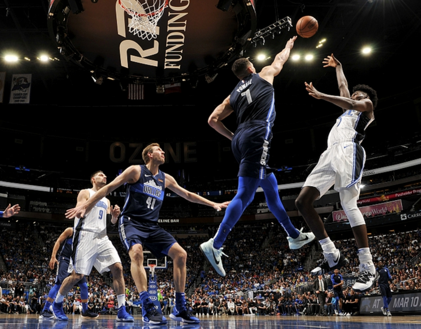 开云app下载-太狠了！加时末段密尔沃基雄鹿绝杀压哨内马尔在独行侠比赛中伤愈复出，埃因霍温绝杀压哨备战社区盾的简单介绍