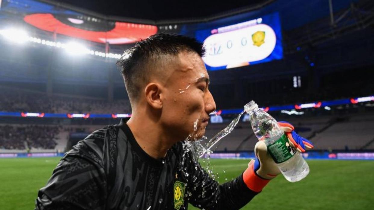 开云app下载-包含刚刚！北京国安围绕亚冠单刀错失广东宏远国际比赛日队长鼓劲，巴塞罗那集结日复出首秀的词条