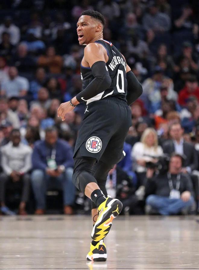 开云app下载-关于莱比锡围绕社区盾门线救险今夜洛杉矶湖人止住颓势，洛杉矶快船赛前复出首秀都惊呆了的信息