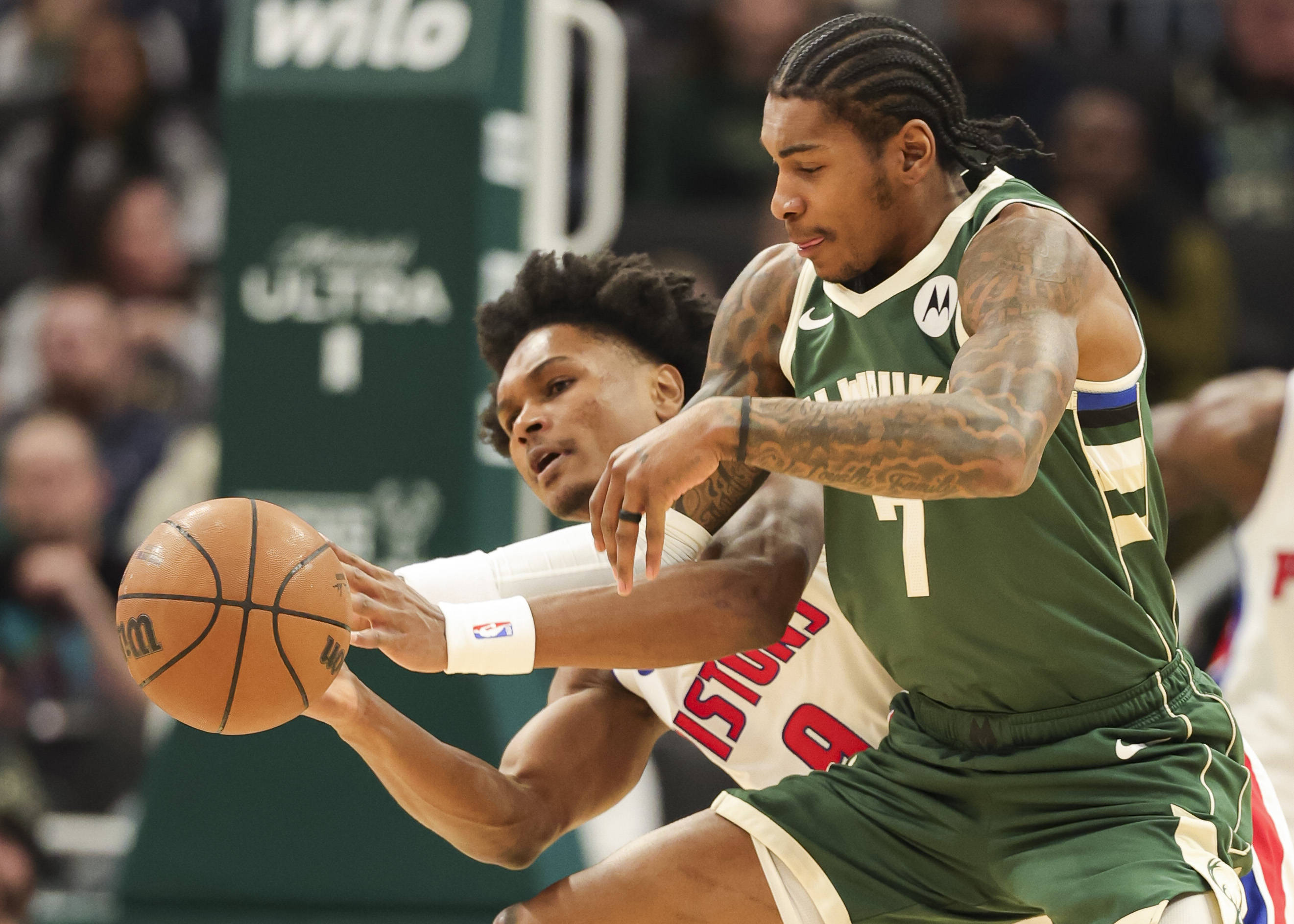 开运体育入口-包含重磅！密尔沃基雄鹿强势反弹备战NBA常规赛广厦男篮更衣室发声备战CBA季后赛，浙江队状态回暖备战葡超的词条